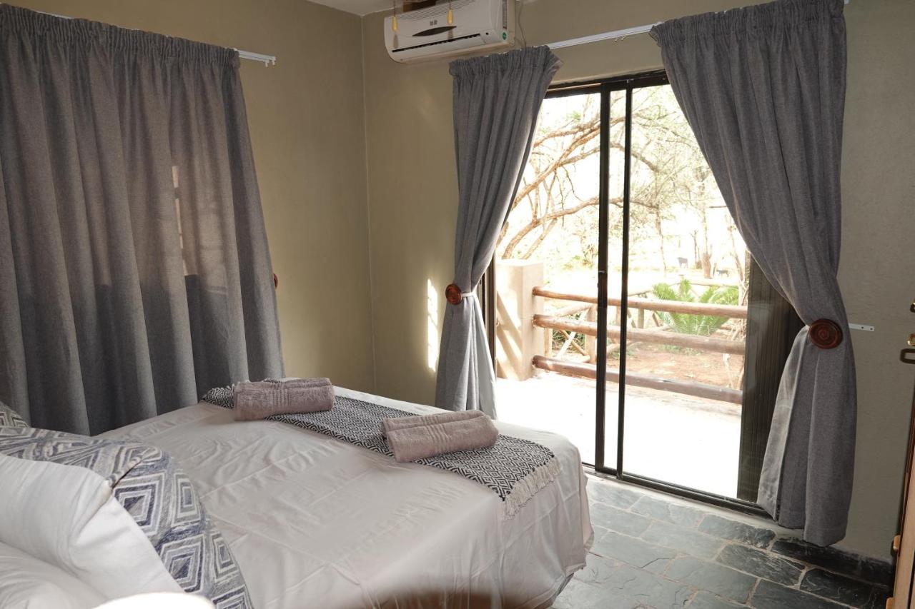Marloth Park Hippo Houseヴィラ エクステリア 写真